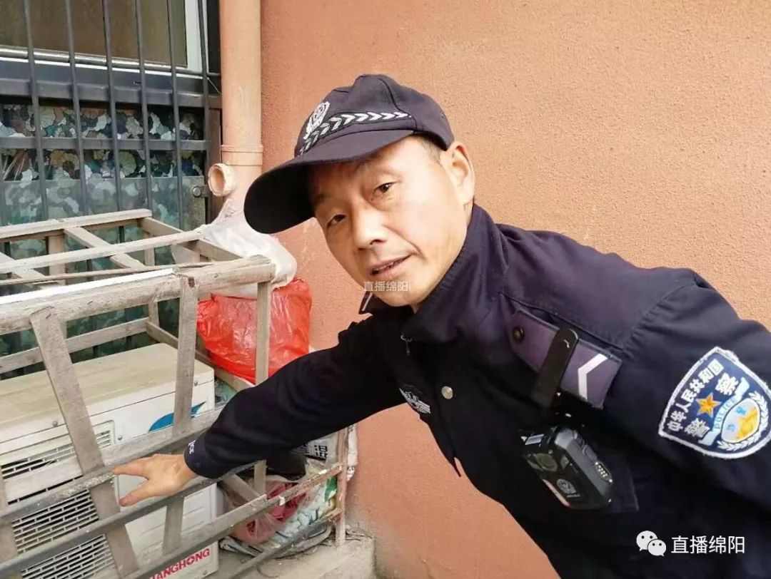 爱游戏中国官网 -包含皖江暴熊队对阵徽州雪豹队，击剑友谊赛惊险晋级，内线统治篮板——经验成为胜负手的词条