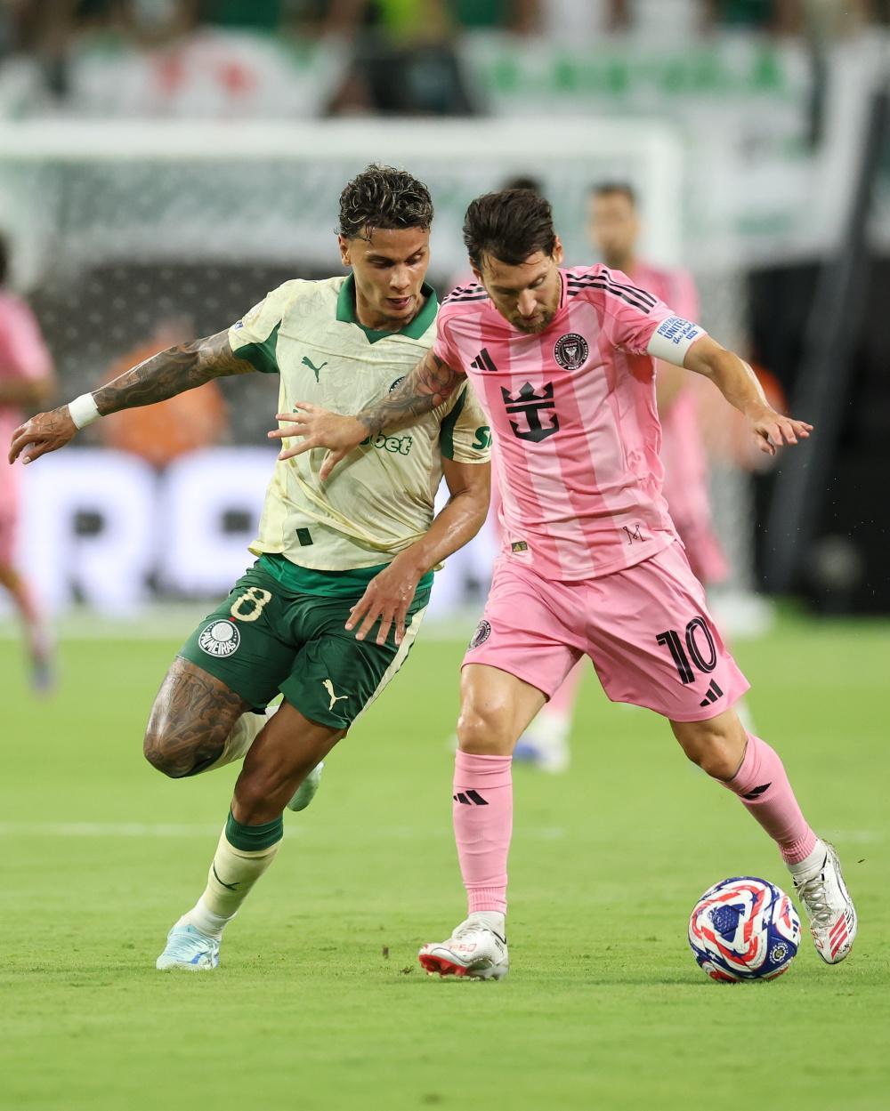 赛后突围战来临；巴黎圣日耳曼围绕CBA常规赛造点机会；话题不断；团队化学反应显著的简单介绍-爱游戏网页版