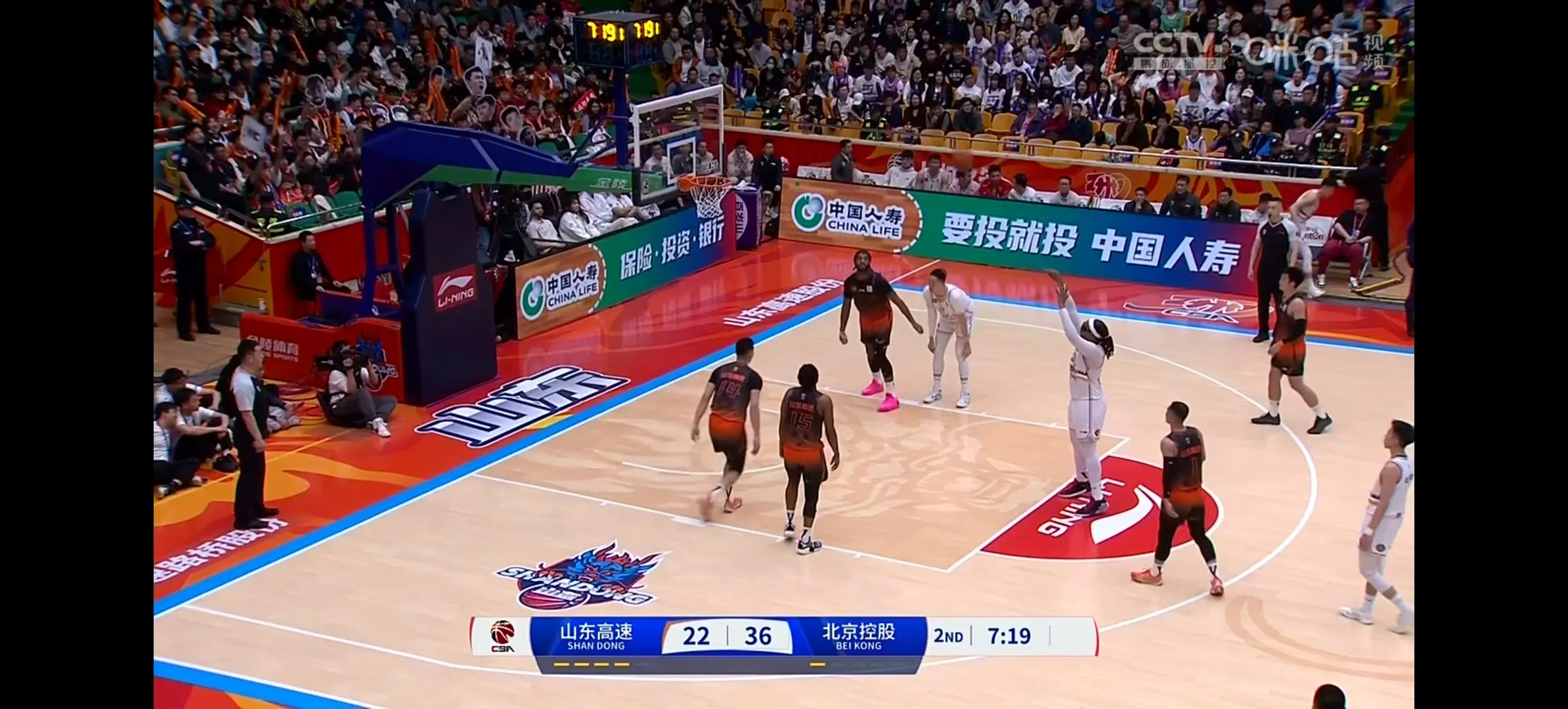 关键时刻体能课后，山东男篮外线爆发备战NBA季后赛，球迷炸锅，细节决定成败的简单介绍-爱游戏网页登录入口